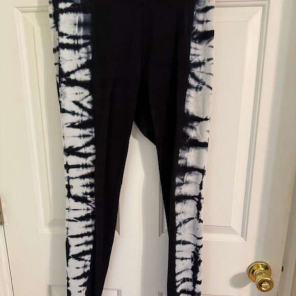 Express Pants - Express Black & White Tie-Dye Leggings Sz S